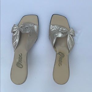Woman’s size 7 Onex heels